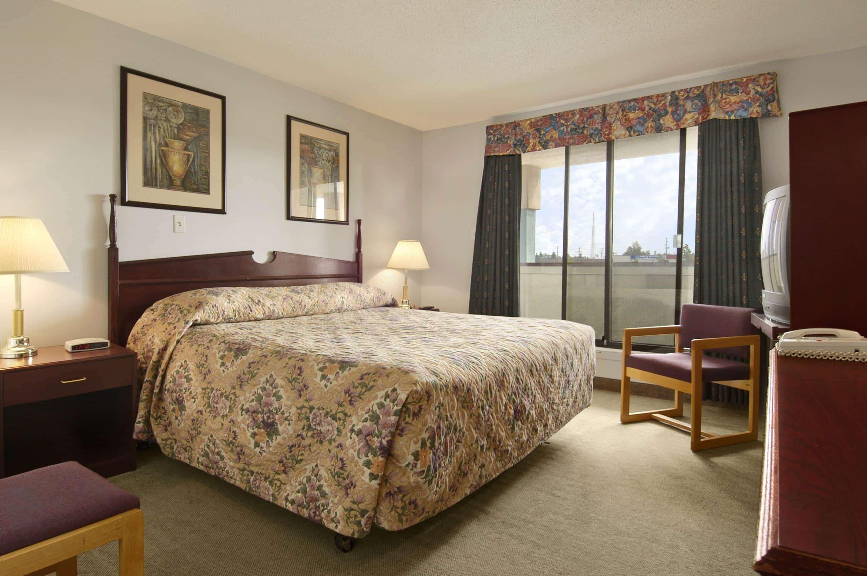 Super 8 By Wyndham Red Deer Hotel Luaran gambar