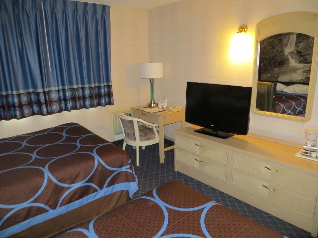 Super 8 By Wyndham Red Deer Hotel Bilik gambar