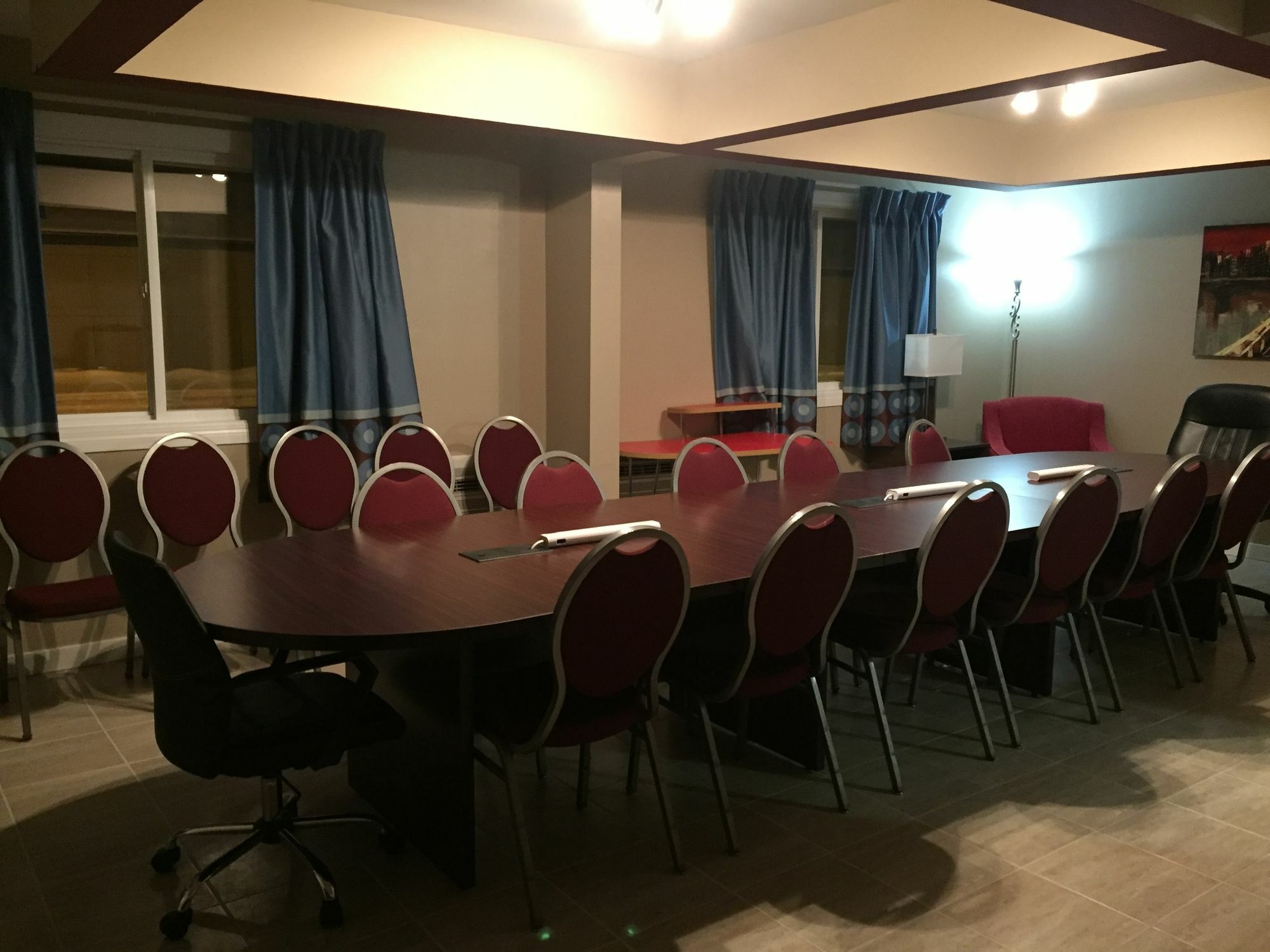 Super 8 By Wyndham Red Deer Hotel Luaran gambar