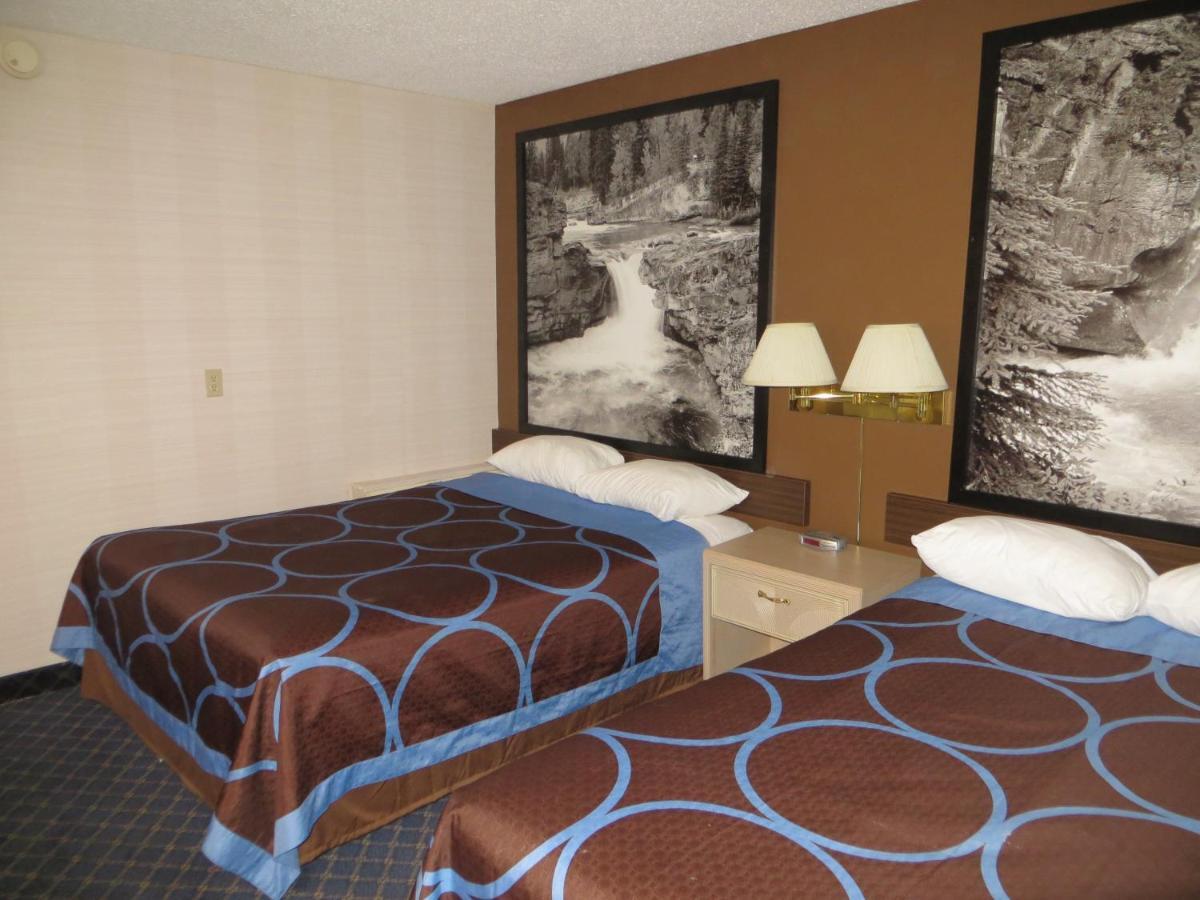 Super 8 By Wyndham Red Deer Hotel Bilik gambar